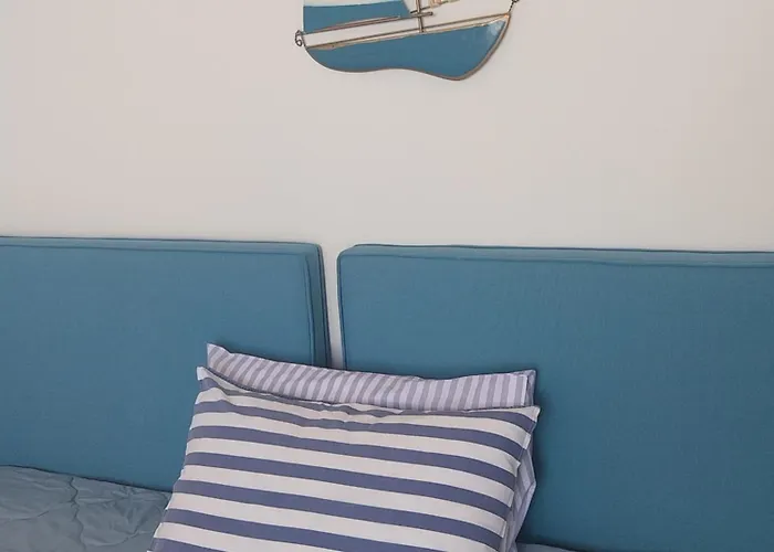 Galazio Seaside Luxury & Coffee Shop Apartment