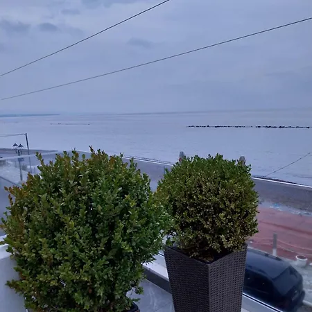 Galazio Seaside Luxury & Coffee Shop *