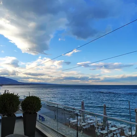 Daire Galazio Seaside Luxury & Coffee Shop Platamon