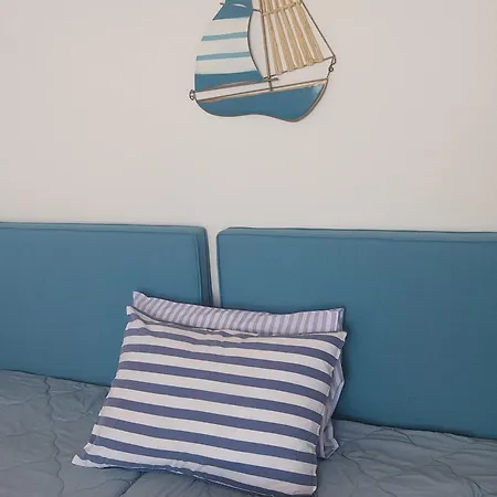 Galazio Seaside Luxury & Coffee Shop Apartment