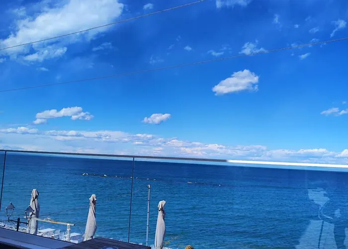 Galazio Seaside Luxury & Coffee Shop アパート *